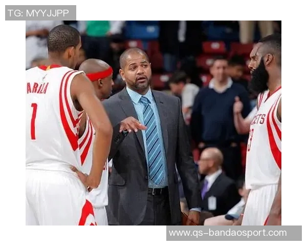 比克斯塔夫分享应对犯规困扰的策略与团队努力掌控局势的经验 比克斯塔夫分享应对犯规困扰的策略与团队努力掌控局势的经验