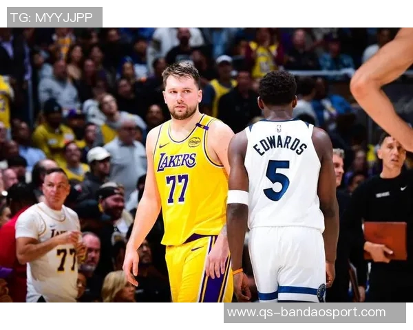 东契奇单节20分表现超越詹姆斯历史第六成就引发热议 东契奇单节20分表现超越詹姆斯历史第六成就引发热议