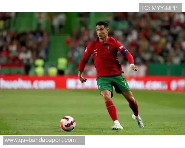 葡萄牙主帅称赞C罗渴望胜利的精神与关键作用 葡萄牙主帅称赞C罗渴望胜利的精神与关键作用