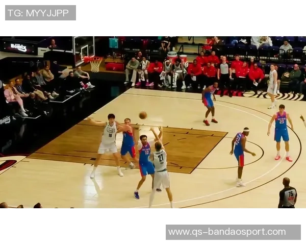 文班背靠背26分钟高效表现15投7中斩获16分14板助攻与盖帽齐飞