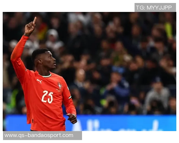 努诺门德斯任意球惊艳全场法甲官方称其为世界最佳左后卫