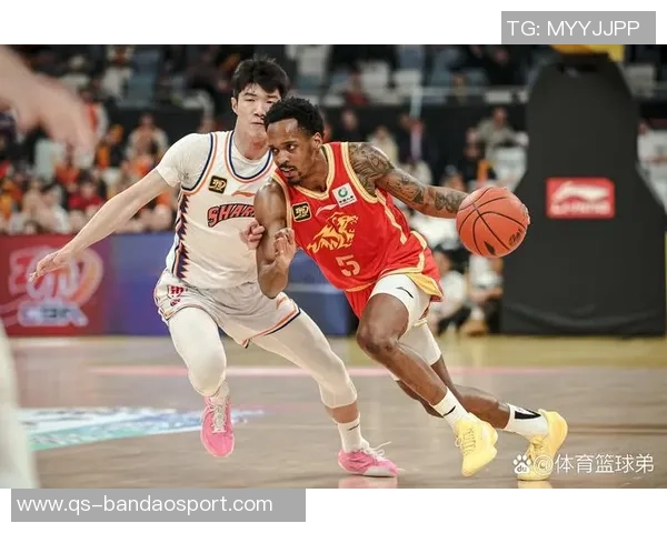 布朗谈中距离命中率领先：找到舒适区助力其他投篮更轻松