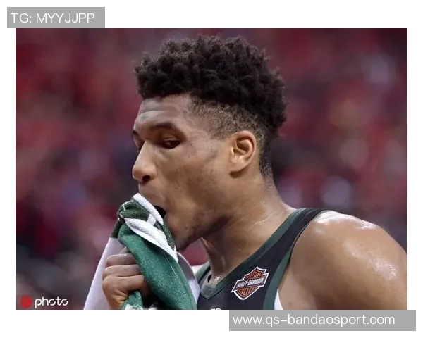 字母哥80年代复古风P图曝光发型绝对能上毕业纪念册引发热议